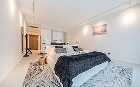 Rent Like Home - Apartament Deo Plaza - Old Town
